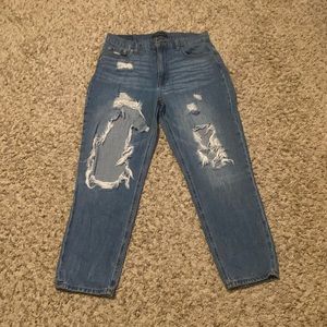 Aéropostale Medium/Dark Wash Denim Mom Jeans. Size 10